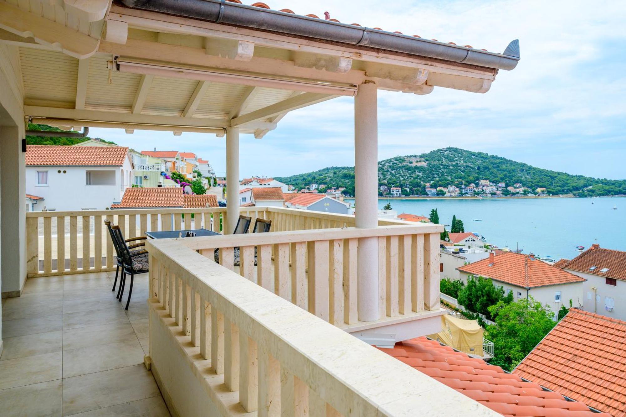 Villa I Karma Tisno Exterior foto